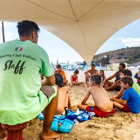 منتزه العطل Touring Club Italiano - Marina Di 3*